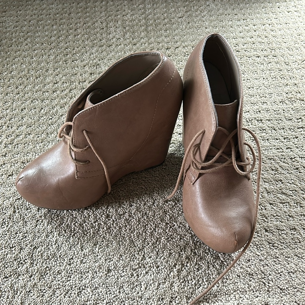 Brown Wedges